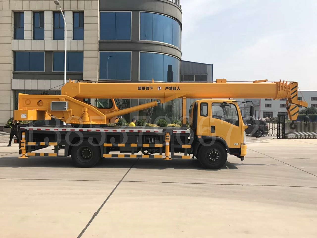 国五8吨小型吊车可分期付款